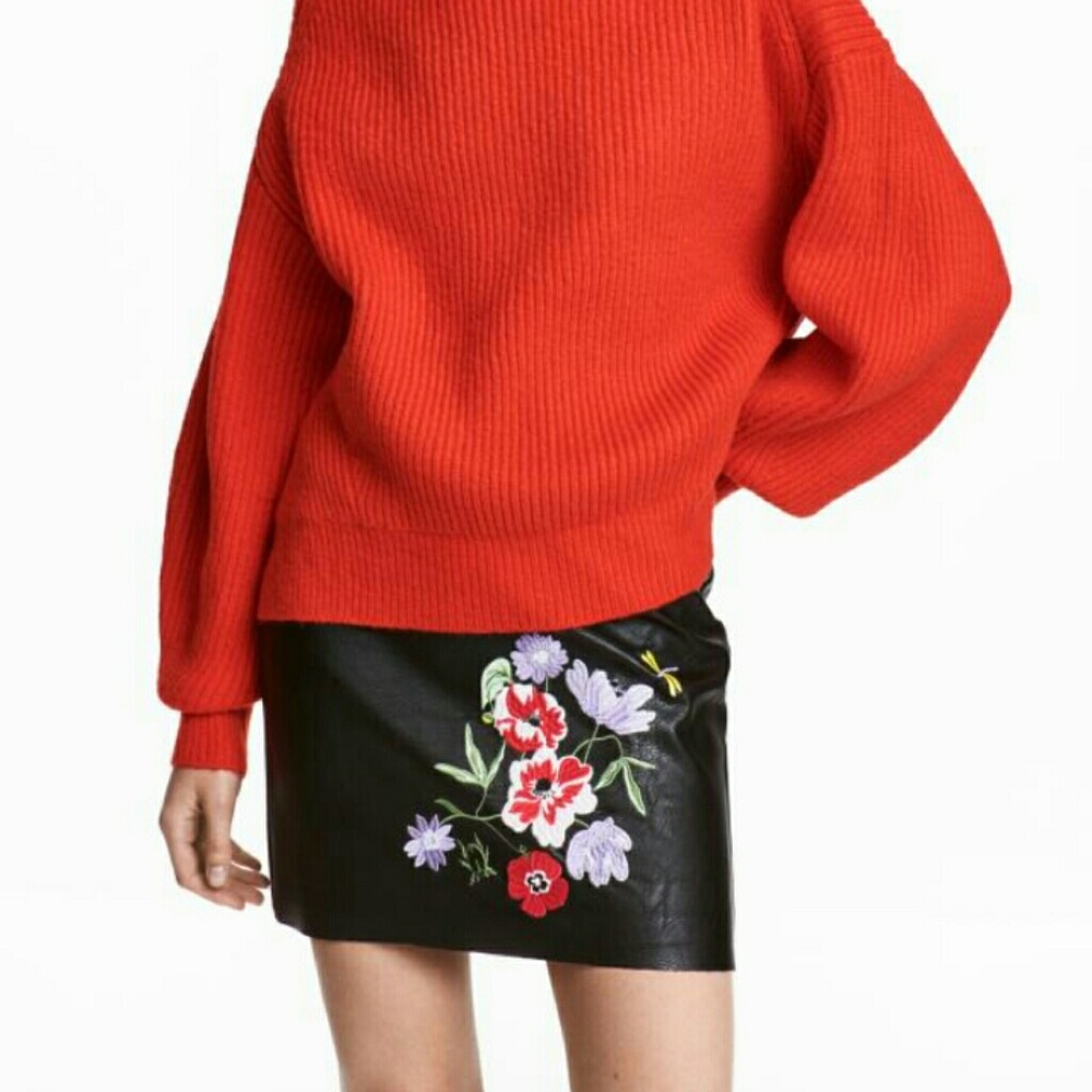 NWT H&M Black Skirt